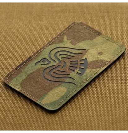 Nášivka M-Tac Raven Flag Laser Cut - multicam-čierna