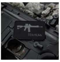 Nášivka so zbraňou M-Tac AR-15 223/5,56 - čierna-sivá