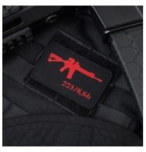 Nášivka so zbraňou M-Tac AR-15 223/5,56 - čierna-červená