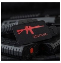 Nášivka so zbraňou M-Tac AR-15 223/5,56 - čierna-červená