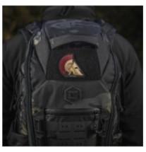 Nášivka M-Tac Spartan Helmet Emb - čierna-farebná
